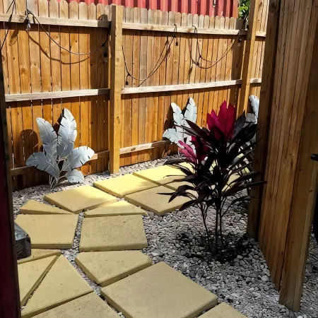 Private Tree Top studio - 1 mile to 5th Ave, all the action & Naples Beach!