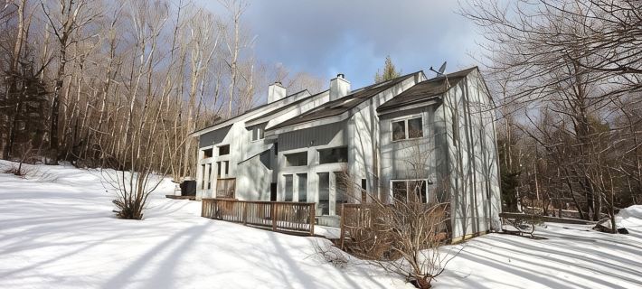 Lodge on the Loop, a pet-friendly retreat with private hot tub & sauna Hotels in Dover
