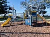 Family Beach Stay with Ocean Glimpses 2 Mins Walk to Beach - キッチン