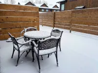 Luxury Retreat • Hot Tub • Walkable • Mountain Views • 3 King Bedrooms • Modern