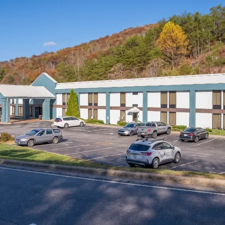 Clarion Point Cherokee