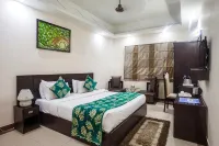 Palm Tree Hotel & Restaurant