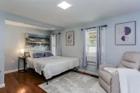 2 BEDROOM APARTMENT IN BRISTOL NEAR PLAINVILLE
