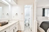 Total Privacy & Totally Private Hot Tub, 4 Bed, 3 Bath, 2 Car - Sleeps 14!! - บังกะโล