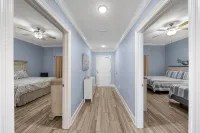 Direct Beachfront Lazy River Waterslide-Hot Tub-Indoor Pool-Walk to Restaurants - 4 ดาว