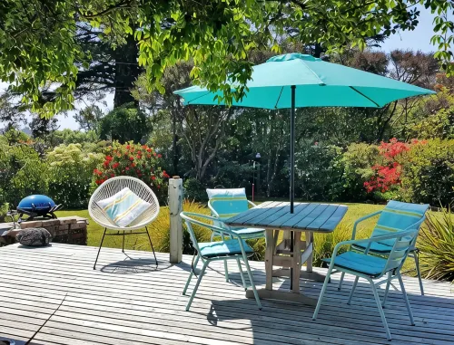 Bronte Tides Cottage. Stunning Sea View - Spacious 2 Bedrooms - Water Frontage - โฮมสเตย์