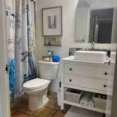 Beautiful Updated Siesta Key Condo,  Pool,  Beach, Fishing Pier in Sandy Cove 3 Rooms