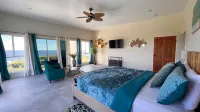 Coral Bay Chateau - Luxury Villa in Treasure Beach - balcony
