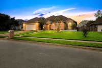 Luxury Villa Near A&M w/Grand Hall & Game Room