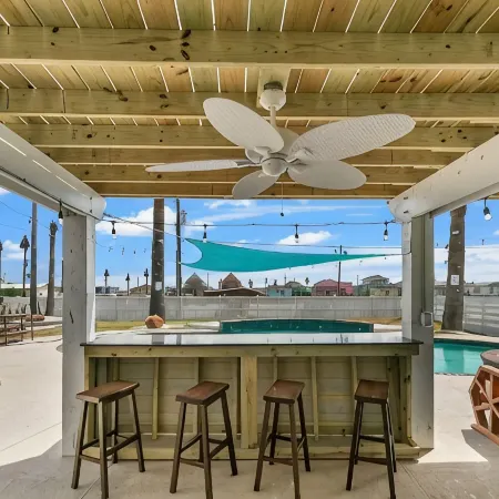 Luxury Beach Estate Ocean View, Pool, 360° Deck&Beach Access 20%Off Last Minute
