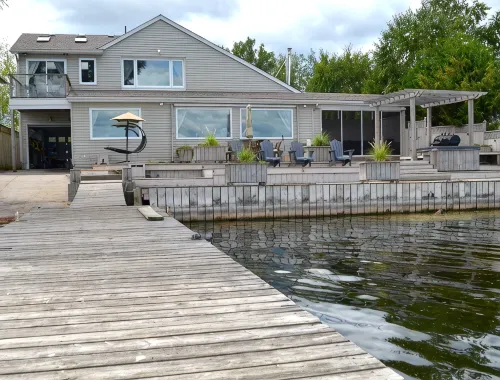 Beautiful Lakehouse in Price Edward County on the Bay of Quinte - Boutique