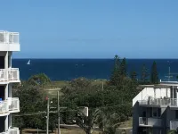 BEACH  Luxury Upmarket 2B 2B unit, OCEAN VIEWS!  250m to BUDDINA BEACH!