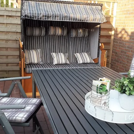 Holiday home in a quiet location in the center of Nordseebad Tossens