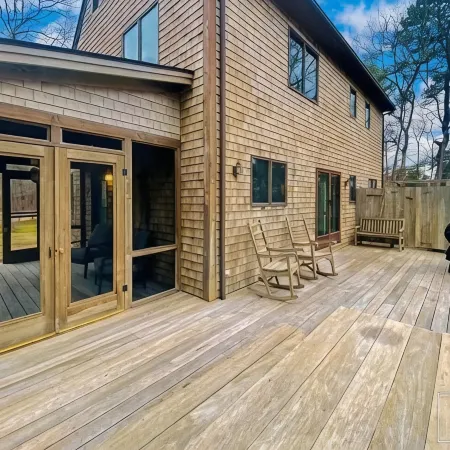 3-Br Oak Bluffs Retreat Near Towns & Beaches