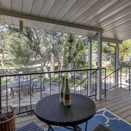 3 Bathrooms! Walk to Dwntwn!