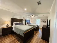 15 ACRE RIVER FRONT CABIN HOUSE ON THE SUWANNEE, WITH SPRING WALKING DISTANCE - Wifi