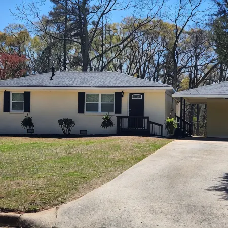 Welcome to the Hollywood of the South!  2 miles from Covington Square.