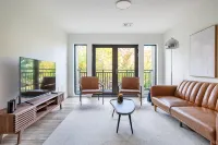 Modern 2 Bedroom 2 Bath Apartment in Heart of Quincy