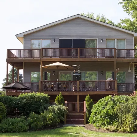 Beautiful Saugerties Rental -Pool, Fire Pit, Close to Hits, Hiking, Festivals