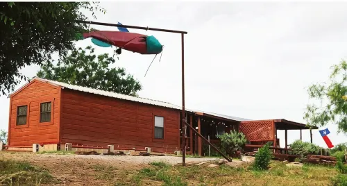 LLANO RIVER CABINS - Homestays