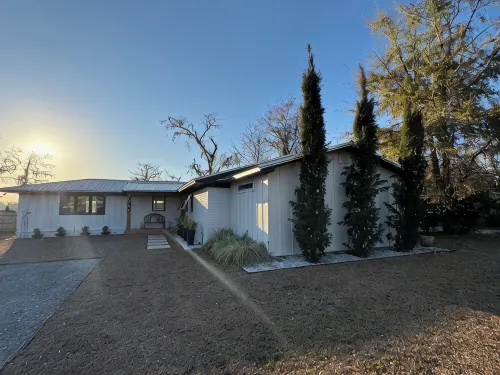 Welcome to our home! Lakefront Living, Where Beautiful Sunsets are unforgettable - 4-Star