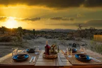 Panoramic Views & Hot Tub! Joshua Tree Sunset Vista
