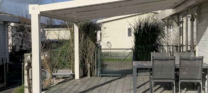 Chalet Sundowner Only 450 Meters to the Beach, Garden with 1 m Fence! ブレスケンスのホテル