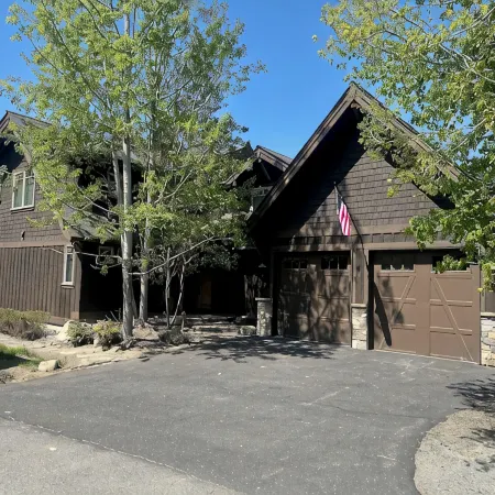 Luxury Lodge Retreat in the Heart of Suncadia – Walk to Golf, Winery & Trails