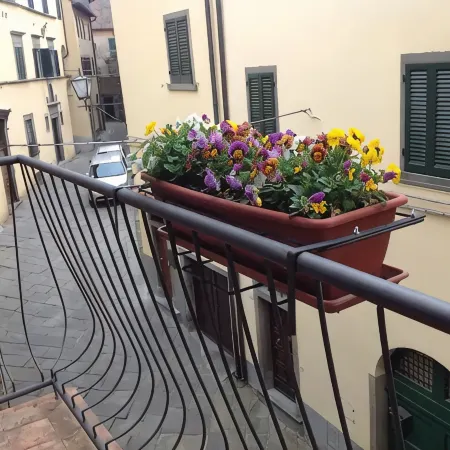 Cortona Shabby Chic House<br>(Independent & balcony)
