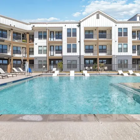 Beautiful Pool Front Apartment, New Braunfels/Gruene, TX