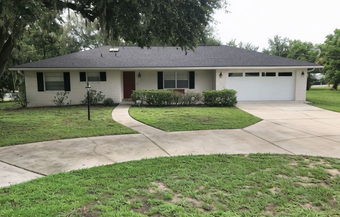 3/ 2 kid friendly home, only minutes to Legoland.