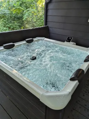 2Br Sleeps 8 Near Penn State, Stadium & Downtown with Hot Tub - 3つ星
