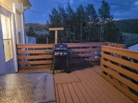 Cozy, Walk  to Town, Pet Friendly, 2 Bd 2 BTH, Mnt View, Deck-Grill-Wildlife