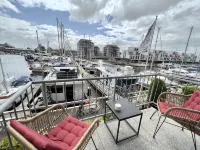 Apartment directly in the city marina / yacht harbor with a fantastic view also with dog - ห้องครัว