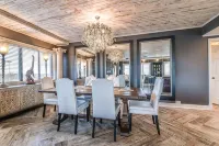 Paradiso - Divine Condo, Perfect Location Walkable to Everything Downtown