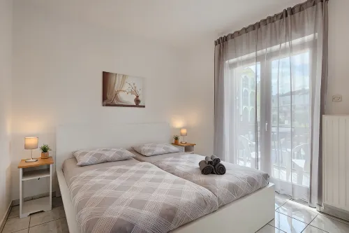 Beautiful spacious apartment (No. 1) with 2 bedrooms 300m to the beach - 2-Star