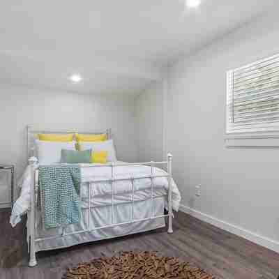 Private - Waterfront Cottage - Panama City, FL Rooms