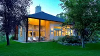 All season 5 BR, 5 BA house in mid-valley, 12 min to Baldy ski lifts - 4-Star