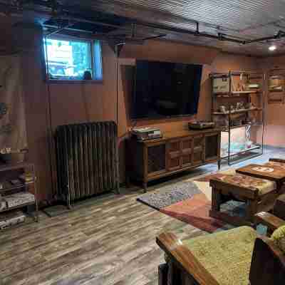 Beachside Basement Apartment Others