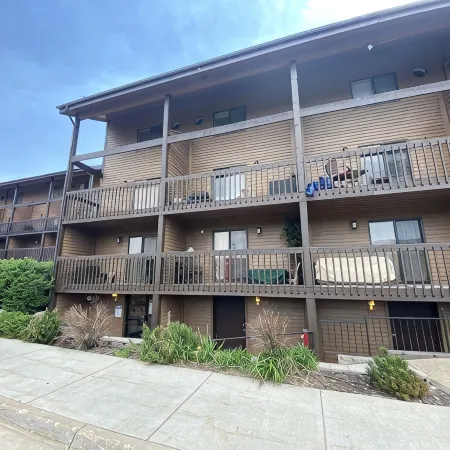 Fun condo, Pineview Reservoir, powder mountain, lrg 2 bedroom.