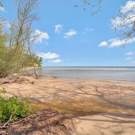 Kick back and enjoy the Chesapeake & this 3-bedroom, relaxing, stylish space.