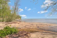 Kick back and enjoy the Chesapeake & this 3-bedroom, relaxing, stylish space.