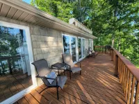 Lakeshore Cottage in Cadiz, Ky has waterfront panoramic views of Lake Barkley! - Parvekkeita