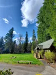 Riverfront Luxury Cabin #9 at The Log Cabin Inn - Chalets