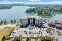Luxury Lakefront Condo In The Heart of Smith Mtn. Lake!!! 4BR 3BA!!! - 4-Star