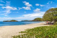 Walk to Everything! 2Br Villa at Playa Penca! Pool, Parking + Massages on us! - 2 星級