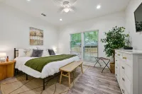 Cozy Cottage: Steps from LSU & Minutes to Downtown - 4-Star