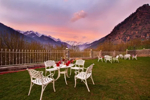 The Whitestone Resorts - bar