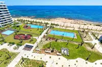Luxury 3-Bedroom Seafront Apartment with Terraces and Stunning Sea Views - Wifi