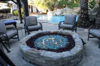 Couples Retreat with hot tub and steam room - Pools